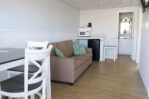 Mainsail Motel & Cottages