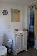 Mainsail Motel & Cottages