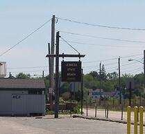 Mainsail Motel & Cottages