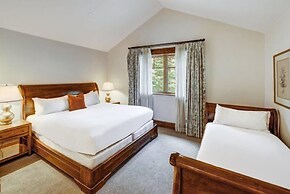 5 Bedroom Luxury Townhome in Lionshead Village