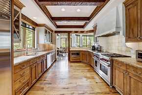 5 Bedroom Luxury Townhome in Lionshead Village