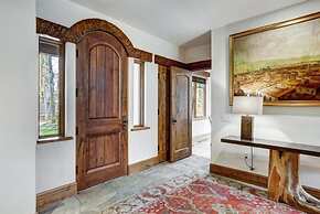 5 Bedroom Luxury Townhome in Lionshead Village