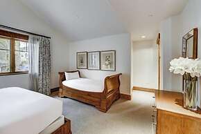 5 Bedroom Luxury Townhome in Lionshead Village