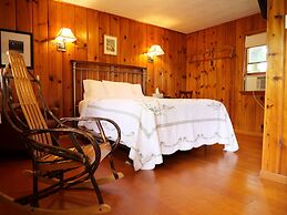 Ludington Blue Spruce Inn