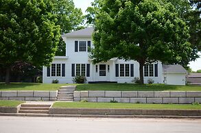 Ludington Blue Spruce Inn