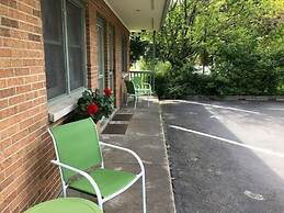 Ludington Blue Spruce Inn