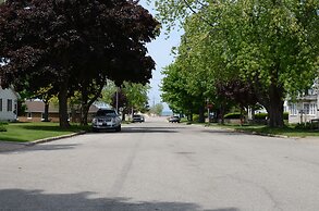 Ludington Blue Spruce Inn