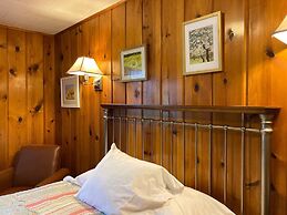 Ludington Blue Spruce Inn