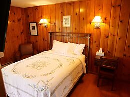 Ludington Blue Spruce Inn