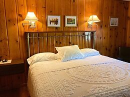 Ludington Blue Spruce Inn