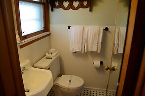 Ludington Blue Spruce Inn