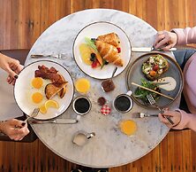 Hotel Petersburg, Tapestry Collection By Hilton