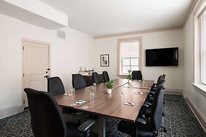 Hotel Petersburg, Tapestry Collection By Hilton