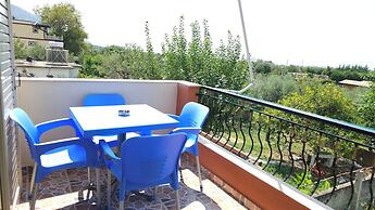 Friends House - Borsh Hotel