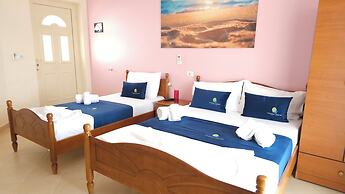 Friends House - Borsh Hotel