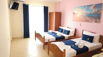 Friends House - Borsh Hotel