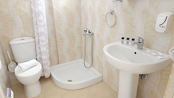 Friends House - Borsh Hotel