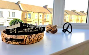 Modern Gem with free parking