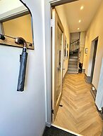 Modern Gem with free parking