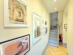 Modern Gem with free parking