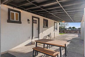 Hummingbird House w/ BBQ in Downtown Phoenix