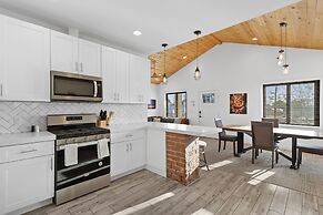 Cottage with BBQ & Hot Tub