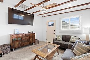 Cottage with BBQ & Hot Tub