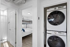 Cottage with BBQ & Hot Tub