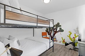 Cottage with BBQ & Hot Tub