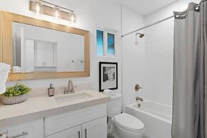 Cottage with BBQ & Hot Tub