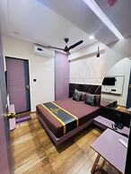4 Ever Hotel - Surat