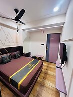 4 Ever Hotel - Surat