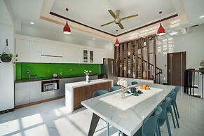 D&C House - Near My Khe Beach