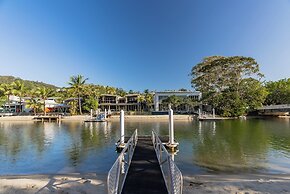 Unit 2 - 7 Noosa Parade - Riverfront