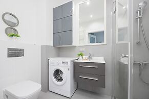 Burakowska 16 Apartment by Renters