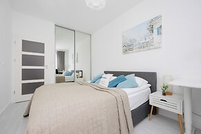 Burakowska 16 Apartment by Renters