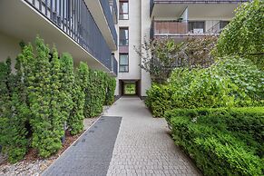 Burakowska 16 Apartment by Renters