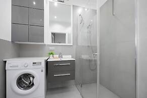 Burakowska 16 Apartment by Renters