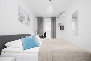Burakowska 16 Apartment by Renters