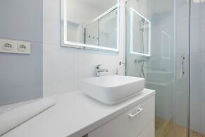 Kołobrzeg Apartment by Renters