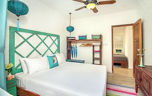 Sunnybeautiful 2-bdr apartment An Bang