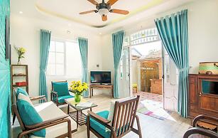 Sunnybeautiful 2-bdr apartment An Bang