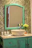 Sunnybeautiful 2-bdr apartment An Bang