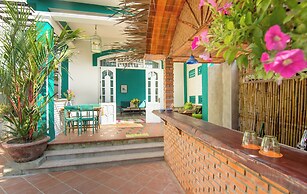 Sunnybeautiful 2-bdr apartment An Bang