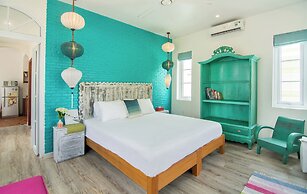 Sunnybeautiful 2-bdr apartment An Bang