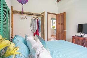 Sunnybeautiful 2-bdr apartment An Bang