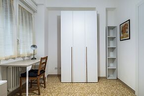 Piazza de' Calderini Apartment