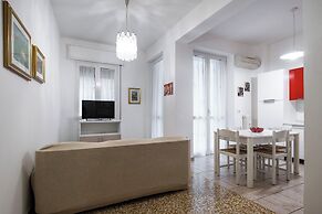 Piazza de' Calderini Apartment