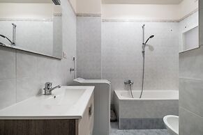 Piazza de' Calderini Apartment