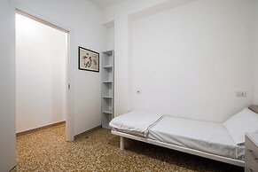 Piazza de' Calderini Apartment